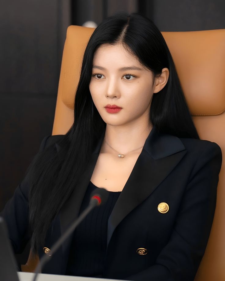 Kim Yoo-jung em drama histórico coreano
