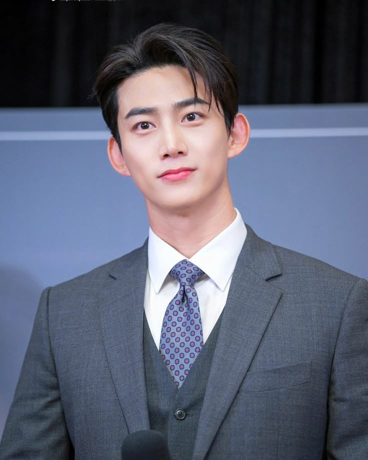 Taecyeon como Jang Joon Woo em Vincenzo