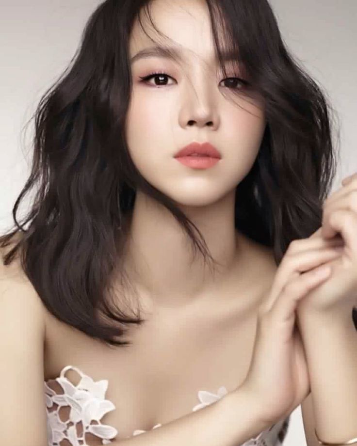 Shin Hye-sun em ensaio fotogr&aacute;fico elegante