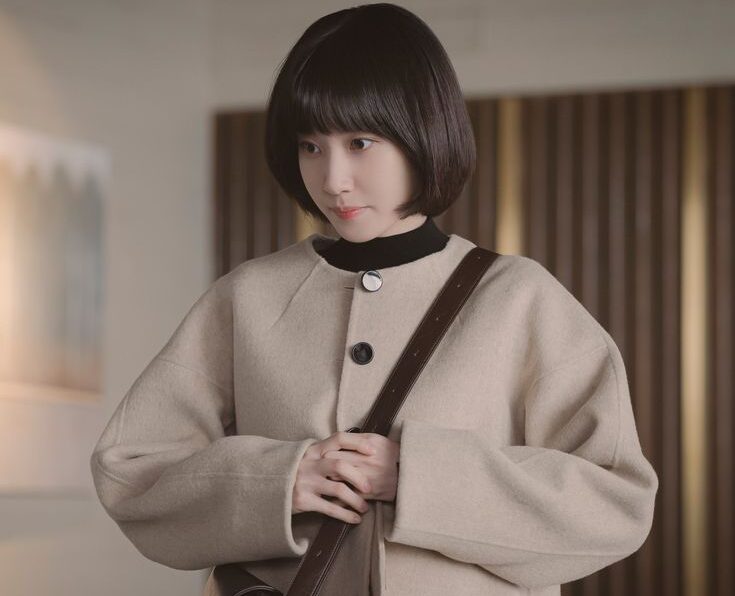 Park Eun-bin como Woo Young-woo